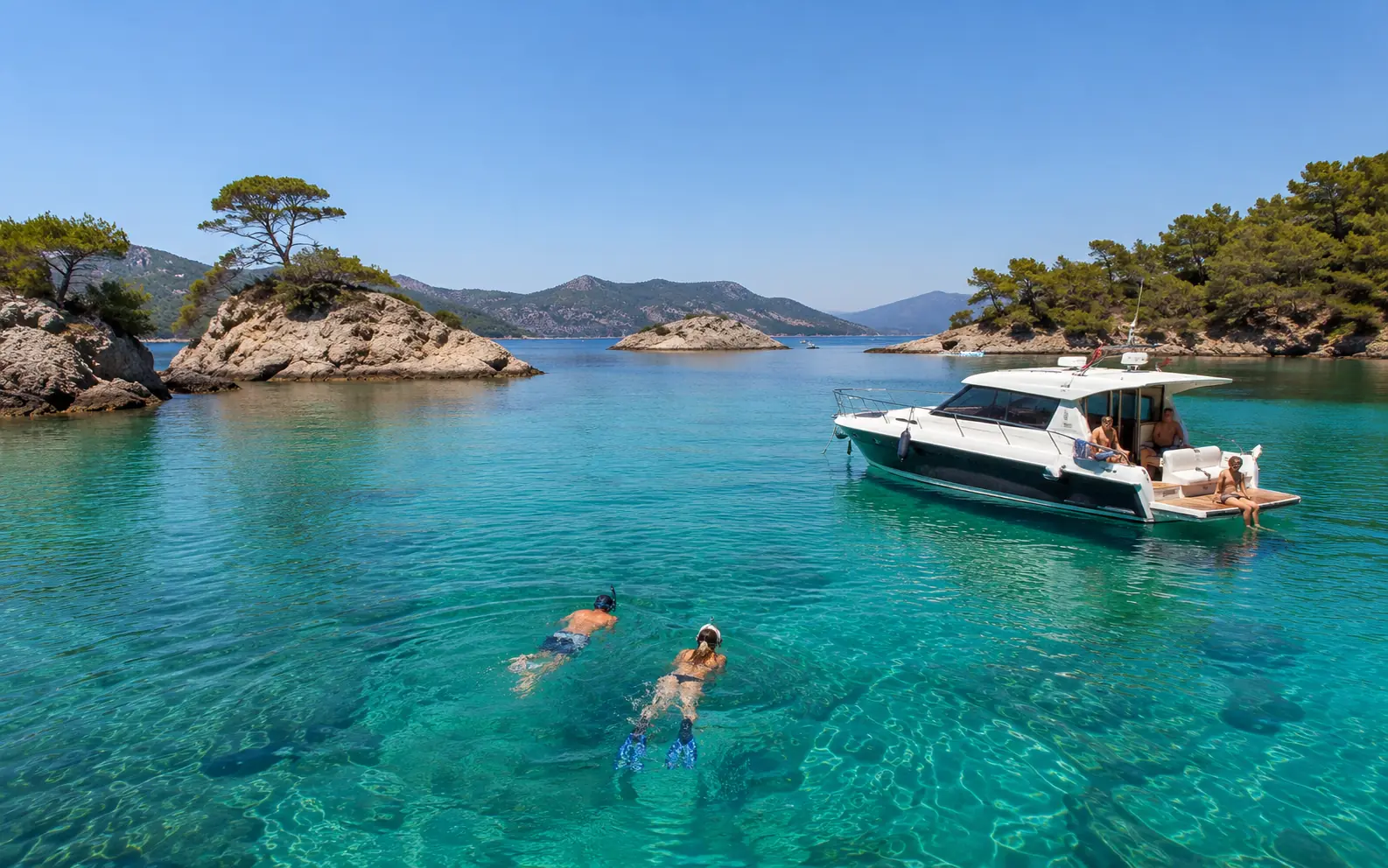 Private 12 Islands Blue Cruise